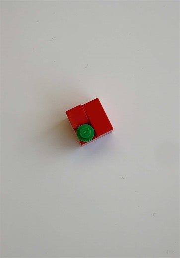 A tomato? I saw this and had to make it the same 🍅 #LEGO #LEGOCreation #LEGOBuild #Tomato #CreativeBuild @LEGO