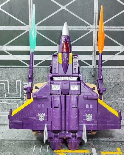 Transformers Legacy Blitzwing - Triple Changer