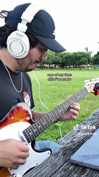 Guitar Riffs Tutorial for R&B and Neo Soul Vibes