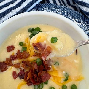 The Best Crockpot Potato Soup - EASY Recipe