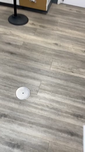 the final solution to picking things up when you're 8 months pregnant 🤌✨️#pregnanttiktok #pregnant