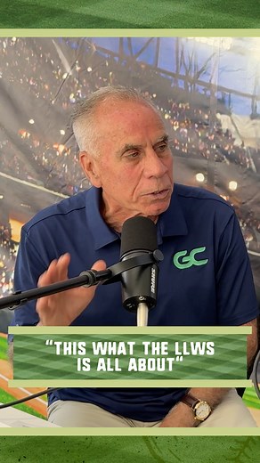 The coach of the Northwest team is really soaking in the #LLWS, this is what it's all about! ⚾ GameChanger | Is This A Great Game, Or What?