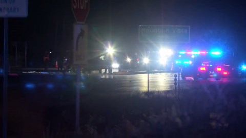 Authorities looking for suspect vehicle in fatal Oro Valley crash