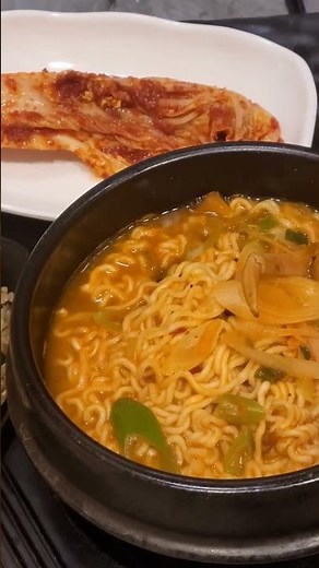 X세대 | 꽃게된장라면 뚝배기에~