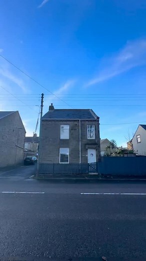 ALEXA, FIND ME A SPACIOUS COTTAGE WITH A MODERN TOUCH 😍… Check out this stunning detached 1800’s cottage in the heart of Catchgate village. This beautiful home really must be viewed to appreciate the size and standard on offer! 🔥 Rare opportunity 🔥 Exquisite stone built home 🔥 Feature inglenook fireplace & log burner 🔥 Open plan modern kitchen diner 🔥 Three good sized bedrooms 🔥 Excellent plot size 🔥 Gated drive & wrap around gardens W O O D B I N E C O T T A G E , N O R T H R O A D £250