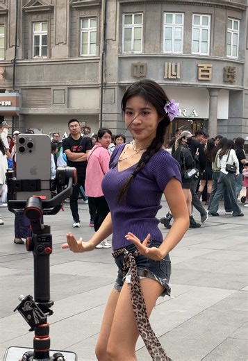 大大大 户外尬舞 无美颜第三视角 #阿梓不可爱 #四川牛一飞 #dance #doraemon #chinesegirl #fyp | dancing girl