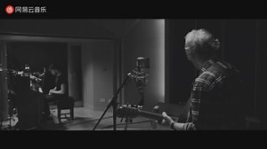 《Beautiful People》录音室不插电版MV