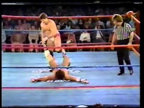 Jim Brunzell vs Crazy Luke Graham