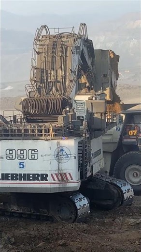 SHOVEL HYDROLIC LOADER #automobile #bachoeloader #excavator #xcavator #coalmining #bulldozer