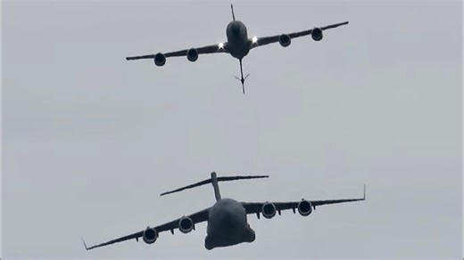 What happens when a C-17 needs fuel