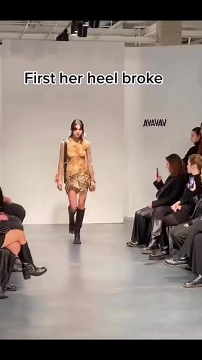 What a show #funnyvideo #funnyvideos #funny #model #runway #accident