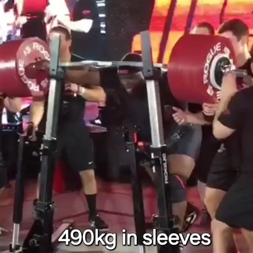 Ray Williams squatting 490kg in sleeves | ProRaw Powerlifting