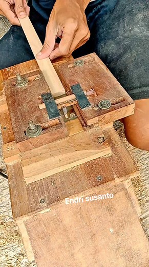 165K views · 705 reactions | Simple & Practical Router Table Build: DIY Woodworking Project #RouterTable #DIYRouterTable #WoodworkingJig #SmallShopSolutions #SimpleBuild | Endri Susanto | Facebook