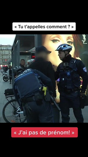 Assurance face à la police à Marseille
