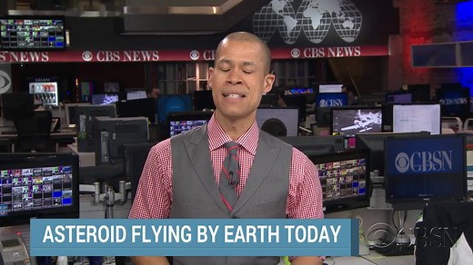 Mountain-sized asteroid to fly by Earth