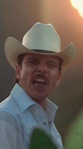 Sábado,🔥 Saca tu culito y lávalo bebé… que hoy se prende el fin de semana. Mi nuevo tema “Semana Diabla” ya está disponible. Video en YouTube, audio en tu plataforma favorita. Fierro! 👨🏻✨ | Simpson Ahuevo