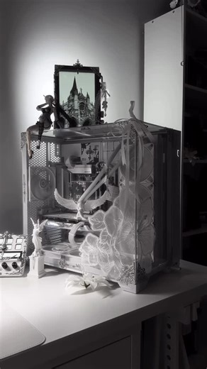 ݁ᛪ༙gio on Instagram: "~ I indeed build my pc for studying 3D lol ⤷ ゛ ˎˊ˗ #darksetup #darkaesthetic #gothic #gamingsetup"