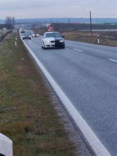 Kolona auta krenula na sprovod Lovri. #fyp #bmw #brcko #foryoupage❤️❤️