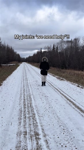 OMG~ You start HRT for your joints… and suddenly your hormones wake up like, “surprise, bitch.” 😭🔥 I wasn’t even having hot flashes before this. But the second I added hormones? My body said, “oh, we’re doing THIS now.” Midlife is a trip ~ tell me I’m not the only one whose body reacts like it has a sense of humor. 😅 I’d love to know your experience and please follow along for mine and Marnie’s. Harriet. #womenshealth #womenover50 #menopause #hrtconvo