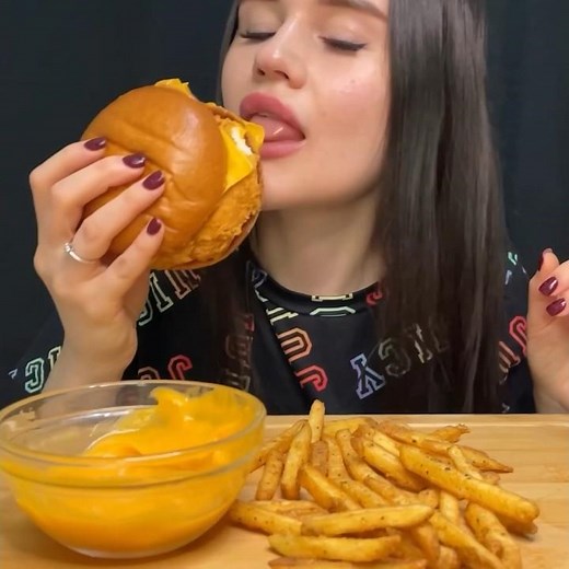 POPEYES FAST FOOD | ASMR MUKBANG | EATING CHICKEN BURGER + CHEESE FRIES #asmr #mukbang #popeyes