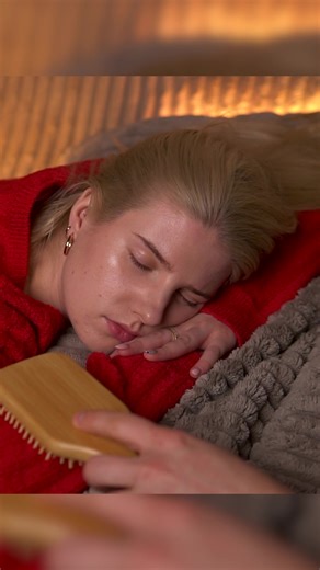 Experience Relaxing ASMR with Soothing Hair Sounds