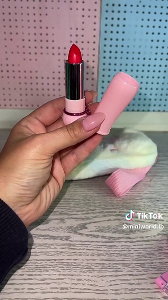 New unicorn makeuo set #miniworld #miniworldwide #makeup #makeuptutorial #pretendplay #pretendplaytoys