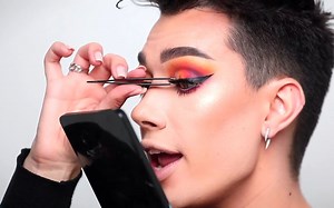 【James Charles】适合初学者的眉毛，眼影，眼线和睫毛教程