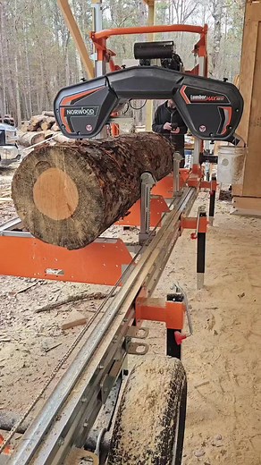 Creating Stellar Cuts with Stellicut Blade on Pine Log