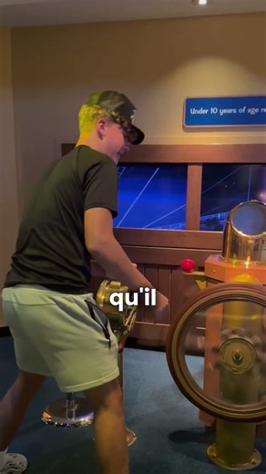 He saved the Titanic… in the simulator! 🚢