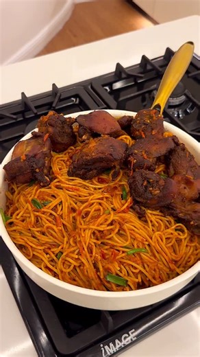 ONYINYE | LOVES TO COOK on Instagram: "Be honest would you eat this or pass? Food processor used @buchymix"