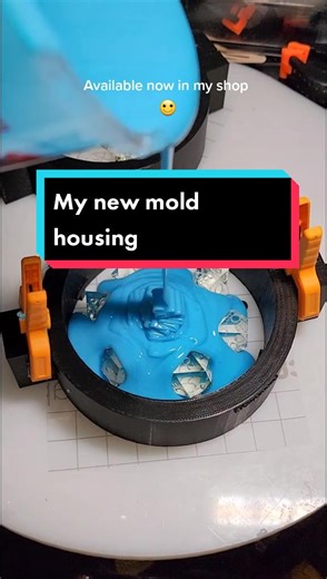 Handmade Dice Making: New Mold Housing Design