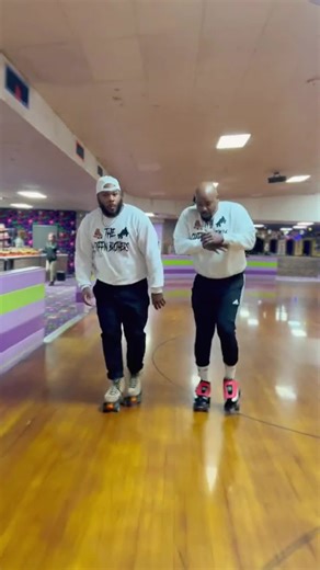 If you like funky skate styles, click to follow! #jamskating #rollerskatingtiktok #funkstyle #rollerskate #foryou