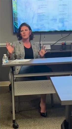 📣get comfortable making yourself uncomfortable📣 I recently led an agent panel at my