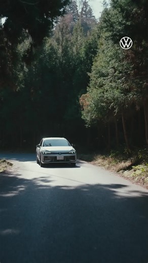 先進技術がドライビング体験を塗り替える。 The all-new Passat デビュー🎉 半世紀以上の歴史を誇るパサートが大きく生まれ変わりました。 なめらかな上質な乗り心地、ゆったりとくつろげる車内空間。 キャンプ道具も余裕で積み込めるクラス最大級の荷室🏕️ さらに、運転中の会話もよく聞き取れるテクノロジーを搭載。 仲間や家族とのアウトドア・旅行などでも大活躍する、Amazingな一台です✨ --------------------------------------------- 俳優・大谷亮平さんが登場するWebムービー公開中！ 「Amazing Passat Vol.2 Holiday」 詳細はフォルクスワーゲン公式サイトへ🎥 ​ #フォルクスワーゲン #ワーゲン ​#Volkswagen #VW #Passat #パサート #新型パサート #プレミアムツーリング #ステーションワゴン #大谷亮平 #AmazingPassat #Holiday | Volkswagen