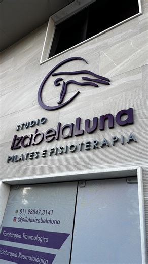 Ngraph Comunicação Visual on Instagram: "✨ Mais um projeto entregue com o padrão Ngraph de qualidade! Tivemos a honra de produzir e instalar a comunicação visual do Studio Izabela Luna – Pilates e Fisioterapia, e o resultado fala por si: um acabamento impecável, design moderno e materiais de alta durabilidade que valorizam a fachada e fortalecem a identidade da marca. Na Ngraph, cada detalhe é pensado com cuidado, e cada etapa é executada com excelência — qualidade do início ao fim, como nossos 