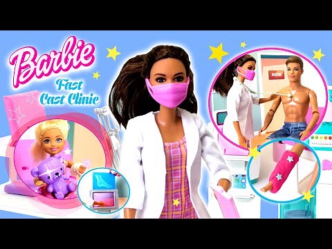 Dr. Barbie has a new patient! Alicia hurt her leg! - Let's play with Barbie