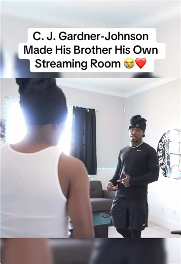 C.J. Gardner-Johnson Creates a Streaming Room for His Brother