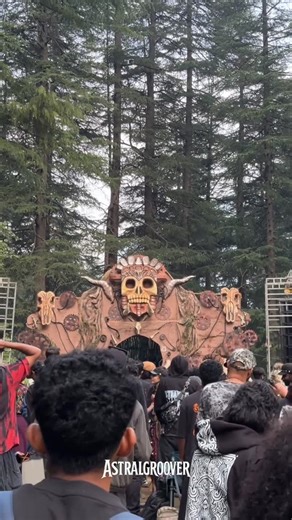 𝐀𝐬𝐭𝐫𝐚𝐥 𝐆𝐫𝐨𝐨𝐯𝐞𝐫 👁️⃤ on Instagram: "HyperCrone live in Kasol🪄 @crone_dark @hyperekplexia @chakravyuh_events_ @good_vibescompany @goodvibesxchakravyuh . . . #psytrance #darkpsy #rave #trancemusic #psychedelictrance"