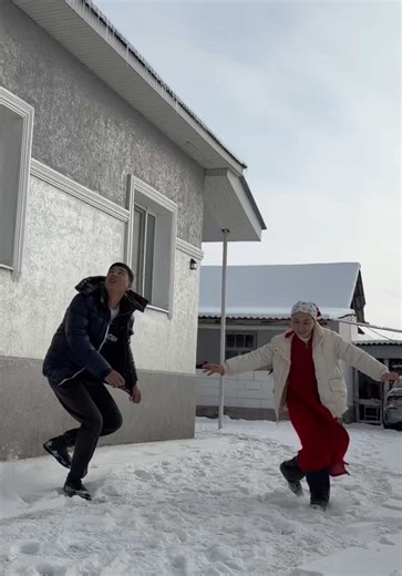 Шошыткүл Үркіткенқызы мен болам😝😂