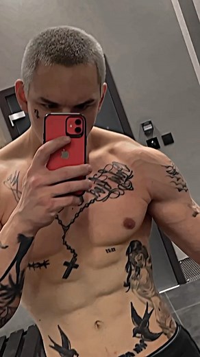 TATTEDBOY🤴🏻 | 😏😏🤭🤭 . . . . . . #slovakboy #czechboy #slovakman #czechman #hunk #hunks #fitness #gym #muscledaddy #musclemodel #fitnessmodel #malemodel... | Instagram
