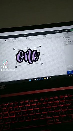 How to use offset on #cricutdesignspace to get an outline around your text or design. #cricuttips