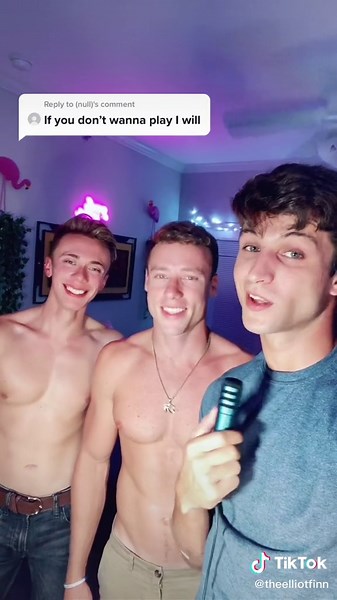 Reply to @(null) oh there was play 😉 #play #video #models #fun