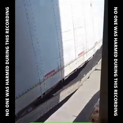 Daily Safety Fails🤯This is WHY Trailer Inspections Matter🤯 #safetyfails #fails #trucking #fail