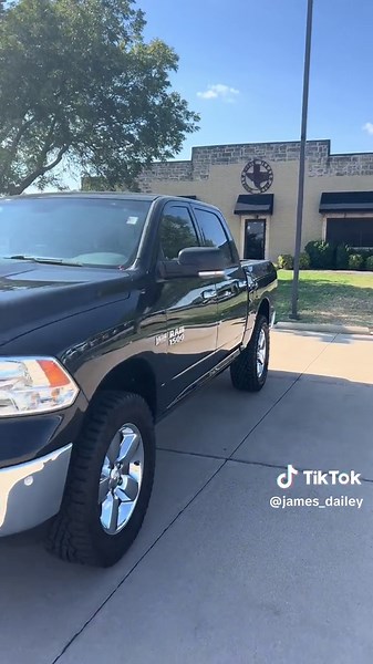 2017 Ram 1500 Lone Star 5.7 Hemi, 83,348 Miles, 4x4 | North Texas Truck Stop