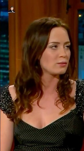 Fish Bumping Against Emily Blund 😍❤️ #emilyblunt #craigferguson #latelateshow #shorts