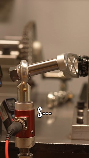 Stress Testing A 5DEV Aluminium Crank! 🤯🏋️ Rich takes you behind the scenes of 5DEV's 'cutting-edge' factory, showcasing every step of the process from raw materials to finished products. We look at CNC machining to welding so you can see firsthand how these products come to life. We also take stress testing to the next level, to see how durable their parts really are. . 🚲 Ride 5 Dev . 📺 Full Video LIVE NOW on our #YouTube! 🎬 🔗👉 https://gmbn.tech/5DevTour 👈🔗 . 🔍 Building The Ultimate B