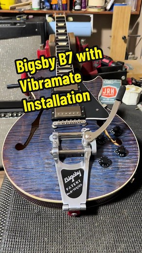 Bigsby B7 with Vibramate installation on a Gibson ES Les Paul Se realizo instalación de bigsby b7 con la base Vibramate, esta instalación no requiere ninguna modificación del instrumento . #asmr #asmrguitar #bigsby #vibramate #asmrvideo #asmrsounds #asmrrelax #gibson #guitartech #luthier
