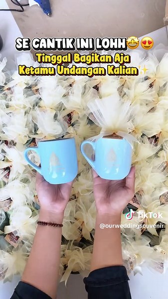 Ide Souvenir MUG KERAMIK Mewah & Bermanfaat . Souvenir LOW BUDGET ❤❤ Buat yang lagi Persiapan Nikah Ada Rekomendasi Souvenir Mug Keramik Mewah & Bermanfaat 🤩. Ag #souvenir #mug #gelaskeramik #souvenirpernikahan #fypdongggggggg