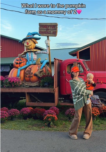Lil Pumpkin Farm ootd from this weekend 🥰 #ootd #sahm #sahmsoftiktok #mom #outfitinspo