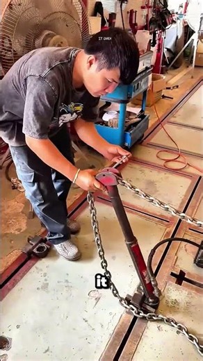 How Mechanics Fix Rear End Collision Damage #autobody #repair